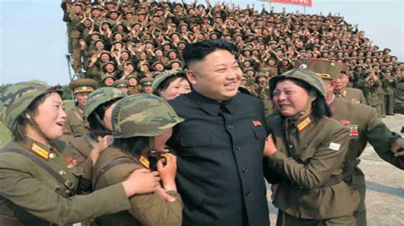 كوريا تستعرض قوتها “النووية”.. أطلقت صواريخ كروز بعيدة المدى بإشراف كيم